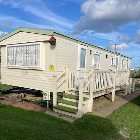 Sealands Highbury Next To Fantasy Island And Beach 8 Berth Beds Made Up For Arrival Ingoldmells Exterior photo