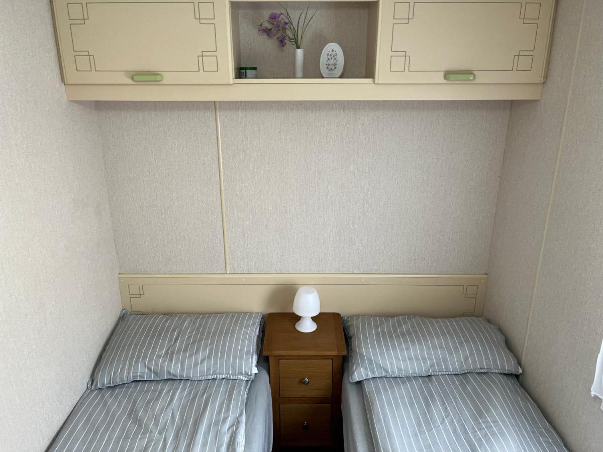 Sealands Highbury Next To Fantasy Island And Beach 8 Berth Beds Made Up For Arrival Ingoldmells Exterior photo