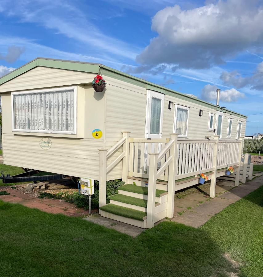 Sealands Highbury Next To Fantasy Island And Beach 8 Berth Beds Made Up For Arrival Ingoldmells Exterior photo